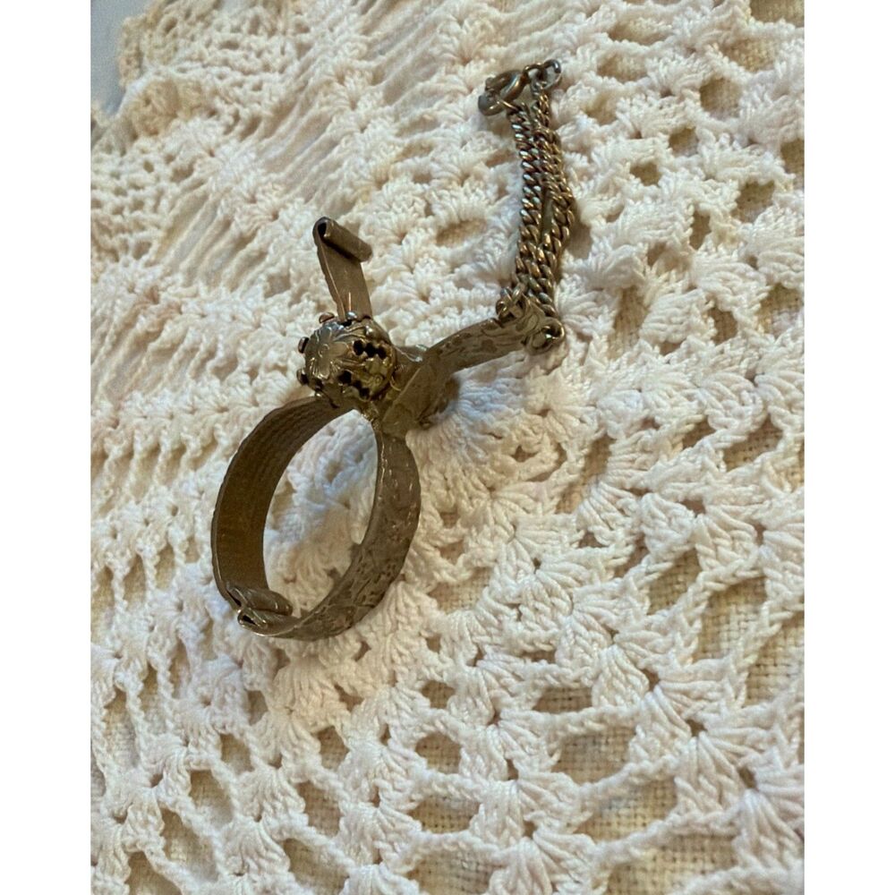 Vintage Victorian Revival Gold Tone Etched Mechanical Glove Clip Holder